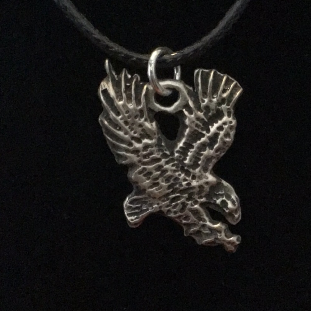 Sterling Silver Eagle design pendant unisex